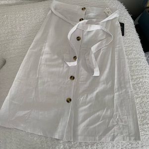 🤍White Linen Button Up Skirt🤍